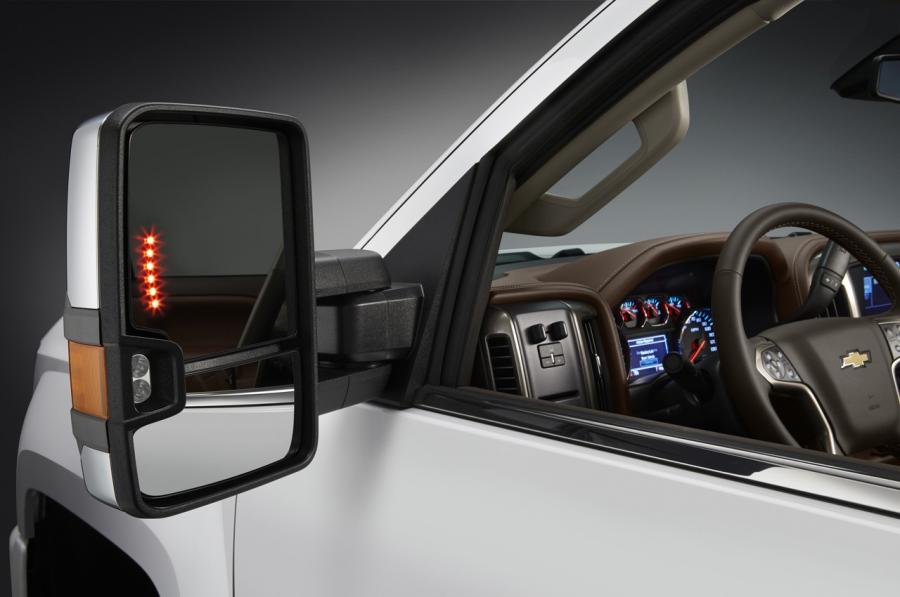  Chevrolet Silverado 2500 HD High Country Crew Cab 2015 года  (фото 5 из 8)